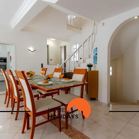 #248 Loureira 54 By Holidays Villa